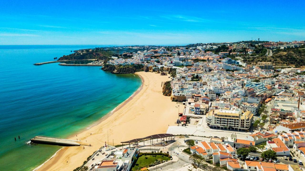 Albufeira Concept With Pool By Homing Lägenhet Guia  Exteriör bild